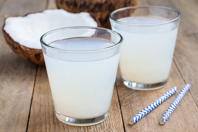 agua energética de coco para aumentar la energía