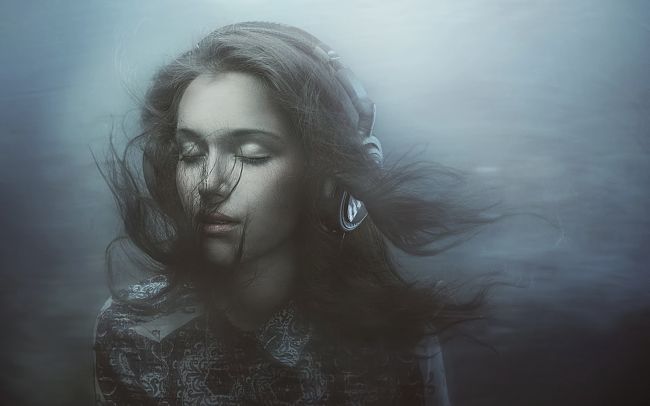 los efectos positivos de escuchar música alegre