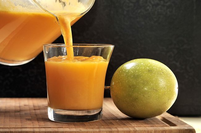 Delicioso jugo de maracuyá para subir los niveles de hemoglobina