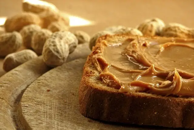 calmar antojos con mantequilla de maní