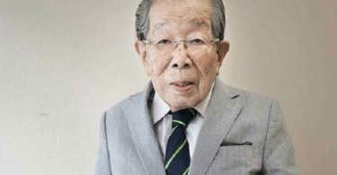 Médico japonés de 104 cuenta su secreto para vivir tantos años
