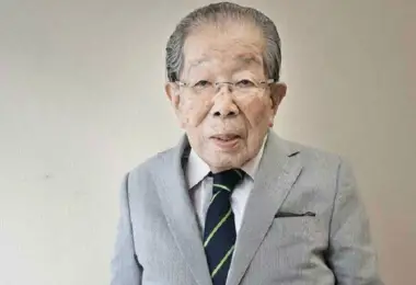 Médico japonés de 104 cuenta su secreto para vivir tantos años