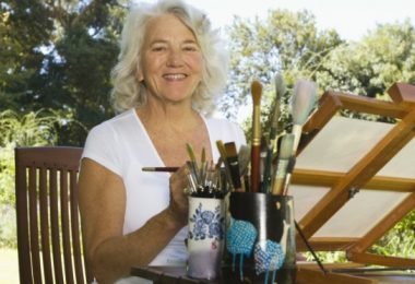 mujer pintando
