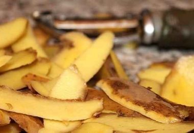 cómo las cáscaras de papa pueden ayudarte a limpiar diferentes objetos en el hogar