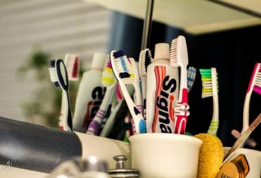 dentífricos y cepillos para dientes