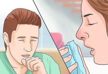 Personas que presentan síntomas de alergia al moho