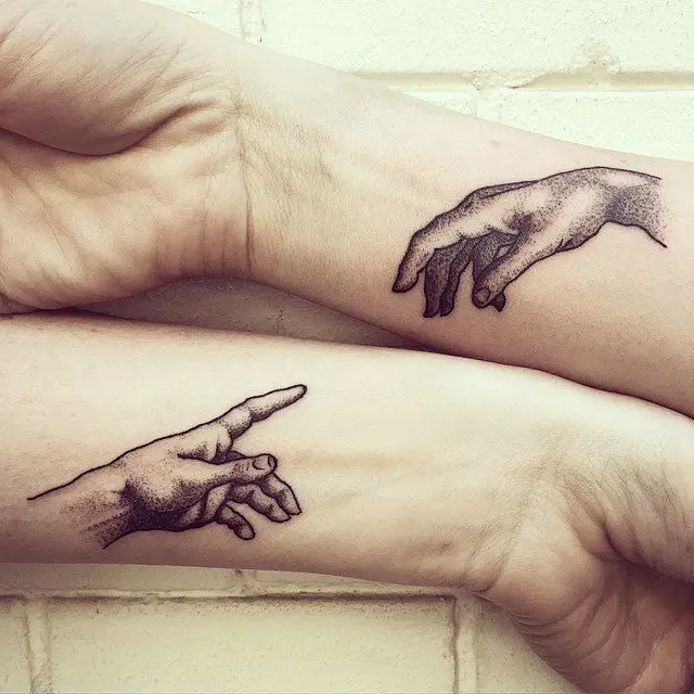 tatuajes para parejas de manos