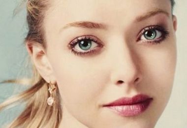 Actriz con ojos saltones maquillda