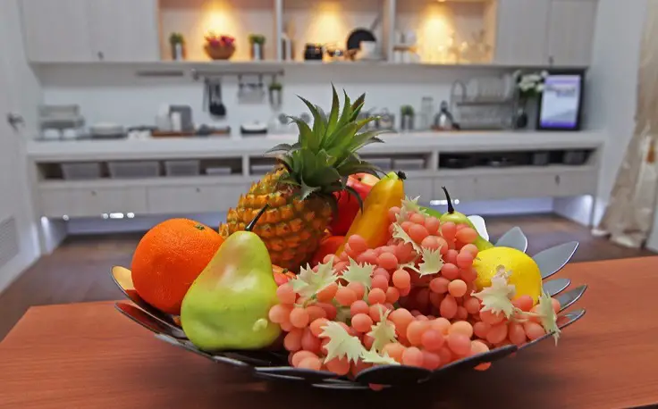 fruta de plástico para decorar tu casa