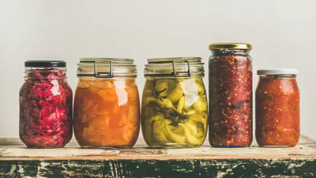 Diferentes productos fermentados envasados