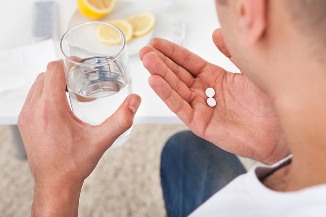 tomar medicamentos sin supervisión puede dañar el hígado