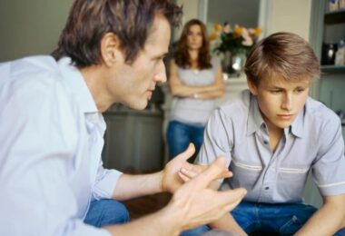 Conversando con su hijo adolescente para que se vuelva más responsable