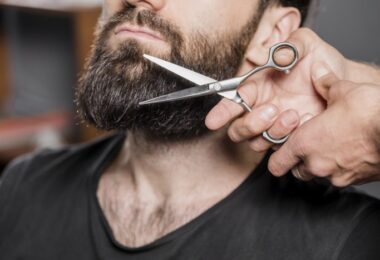 recortar barba con tijeras