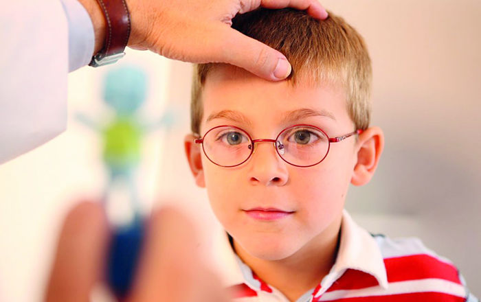 Niño que padece Ambliopía