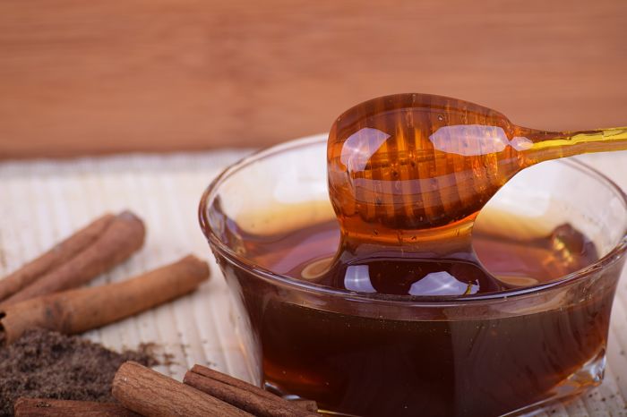 Té de canela y miel contra las nauseas