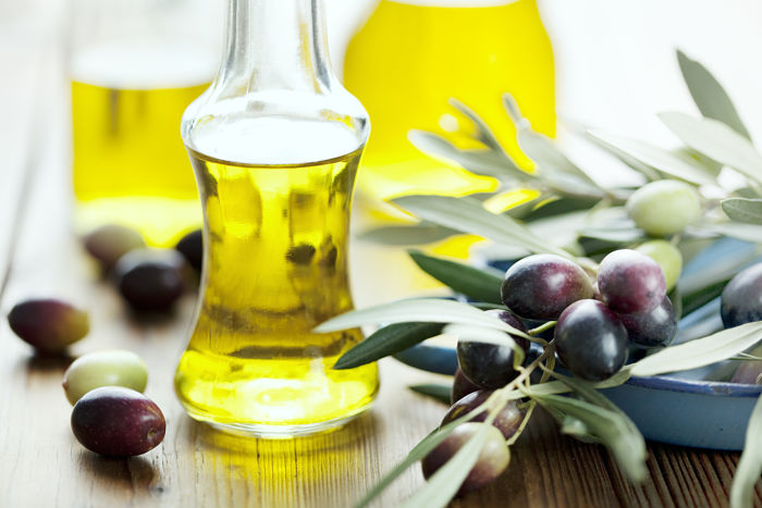 Aceitunas y aceite de oliva saludables