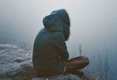 Persona solitaria. Cambios en la vida tras muerte de los papás.