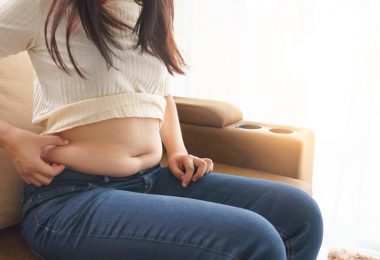 acumulación de grasa en el vientre para mujeres con menopausia