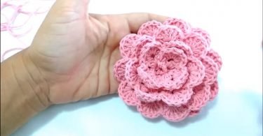 Elabora una flor a crochet paso a paso