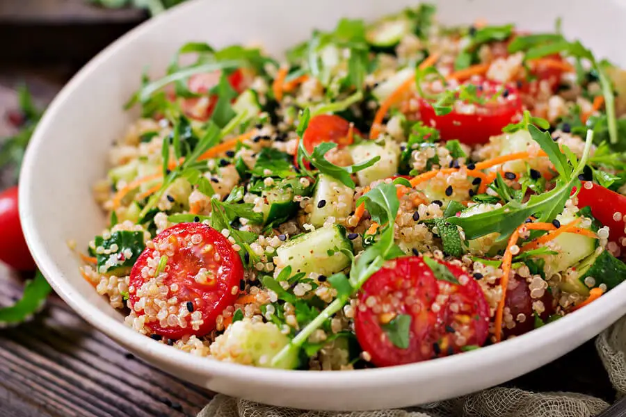 Prepara una deliciosa ensalada de quinoa