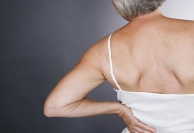 Vitamina D y la salud ósea en mujeres con menopausia