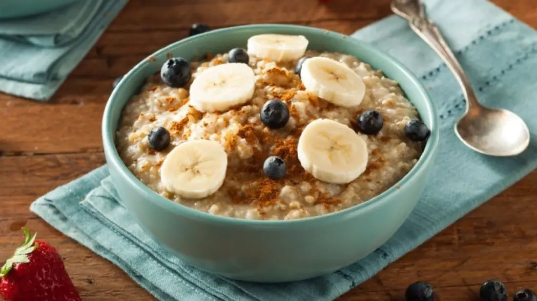 Desayuno de avena para estudiantes