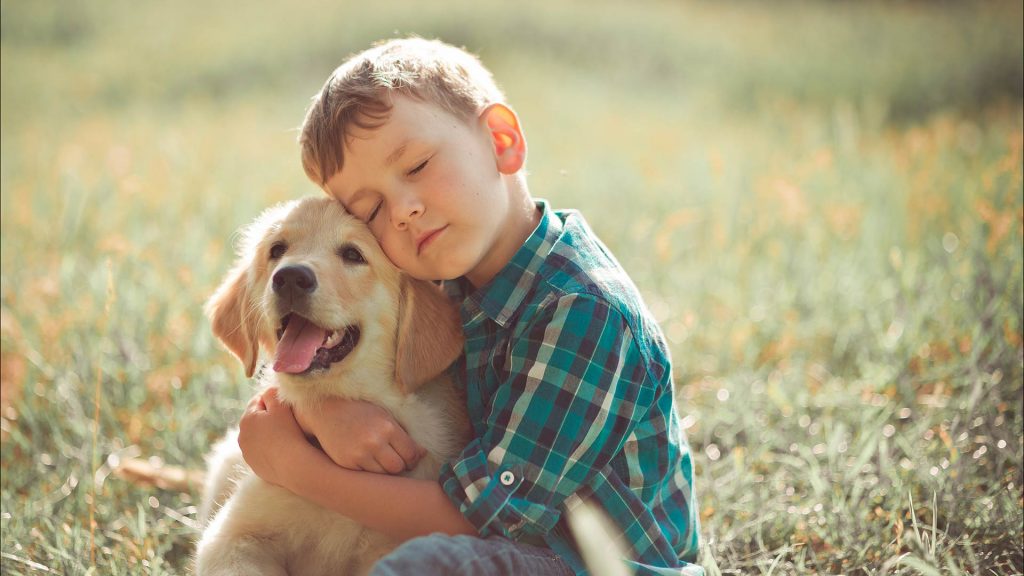 Los beneficios de tener una mascota para los niños