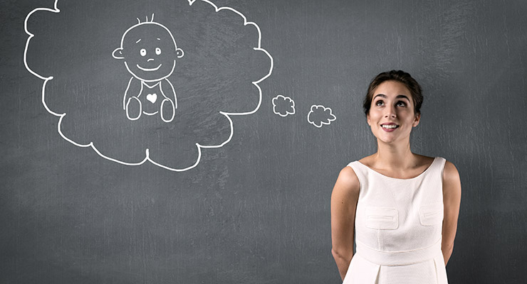 Mujer que padece embarazo psicológico