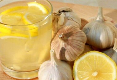 Remedio efectivo con ajo y limón para reducir la grasa del abdomen y bajar la barriga