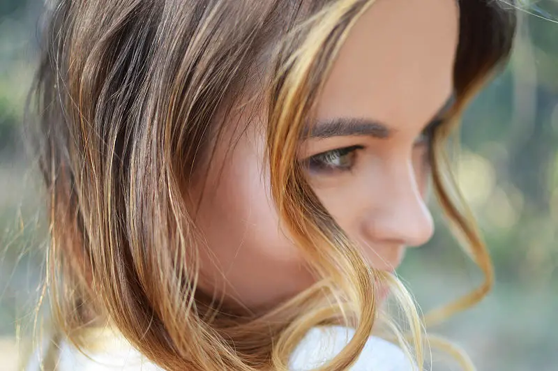 Conseils pour avoir les cheveux moins gras