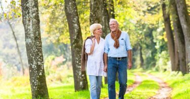 Pareja caminando