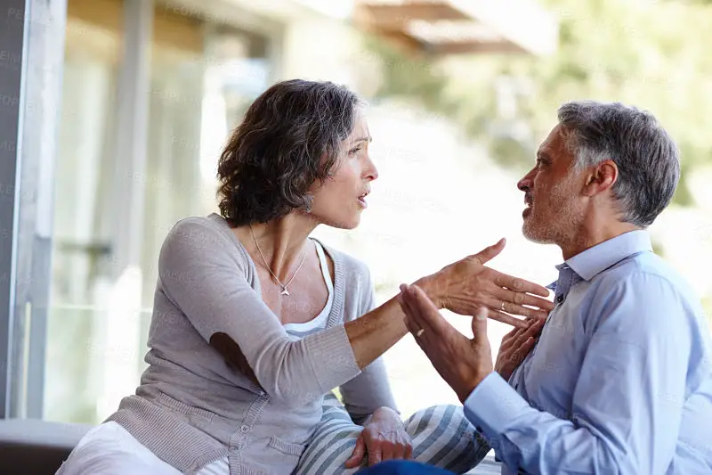 Una persona empática teniendo una relación con un narcisista