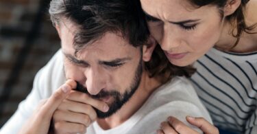 Sentir soledad en una relación de pareja