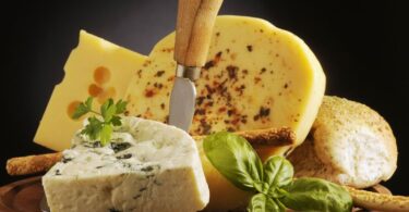 Beneficios de comer queso para mejorar el descanso