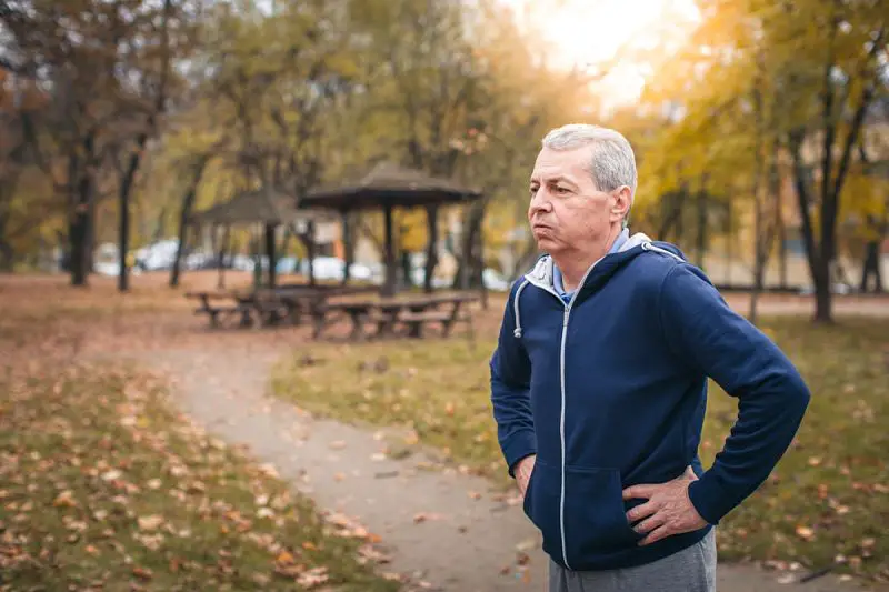 Sintomas de problemas al corazón durante una caminata