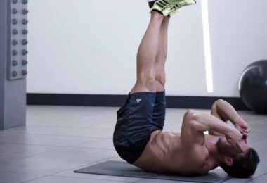 Elevación de piernas para tener abdominales marcados