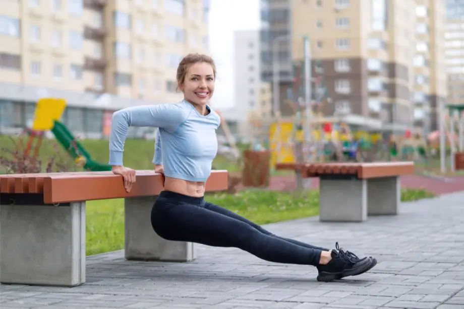 Flexiones inversas sobre un banco