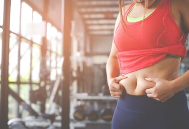 Razones por las que acumulas grasa abdominal