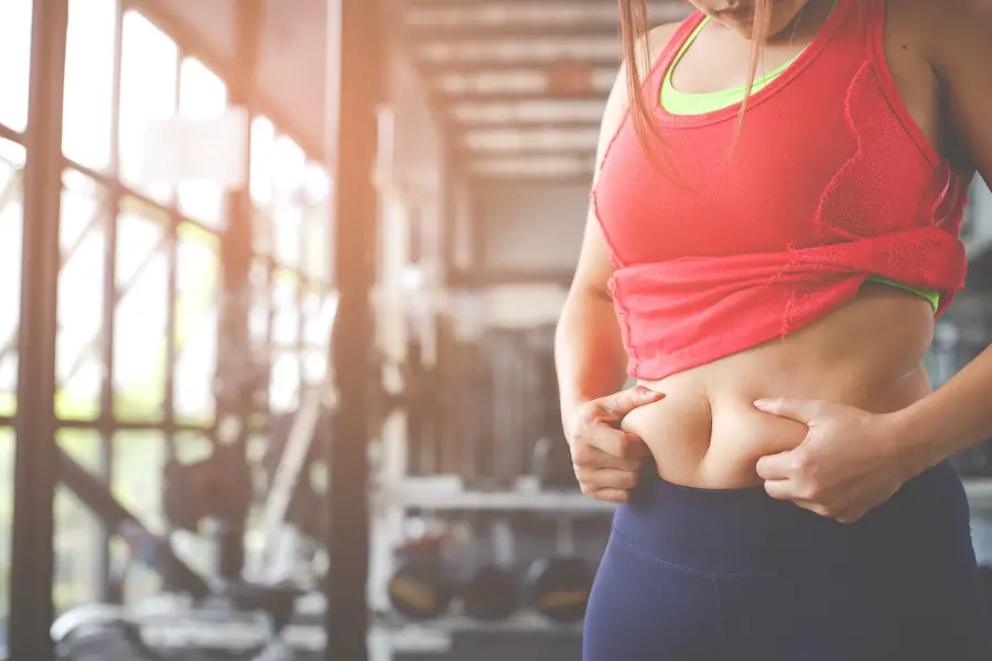 Razones por las que acumulas grasa abdominal