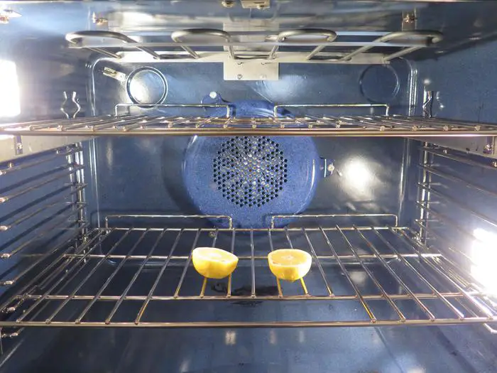 Cómo limpiar el horno con limón
