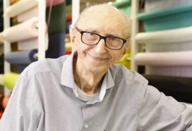 Hombre de 100 años establece record mundial