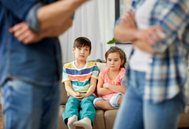 Conversaciones de pareja que es mejor evitar tener en frente de los niños
