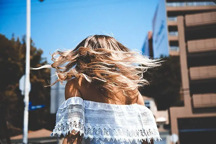 Corte de pelo escalonado al viento