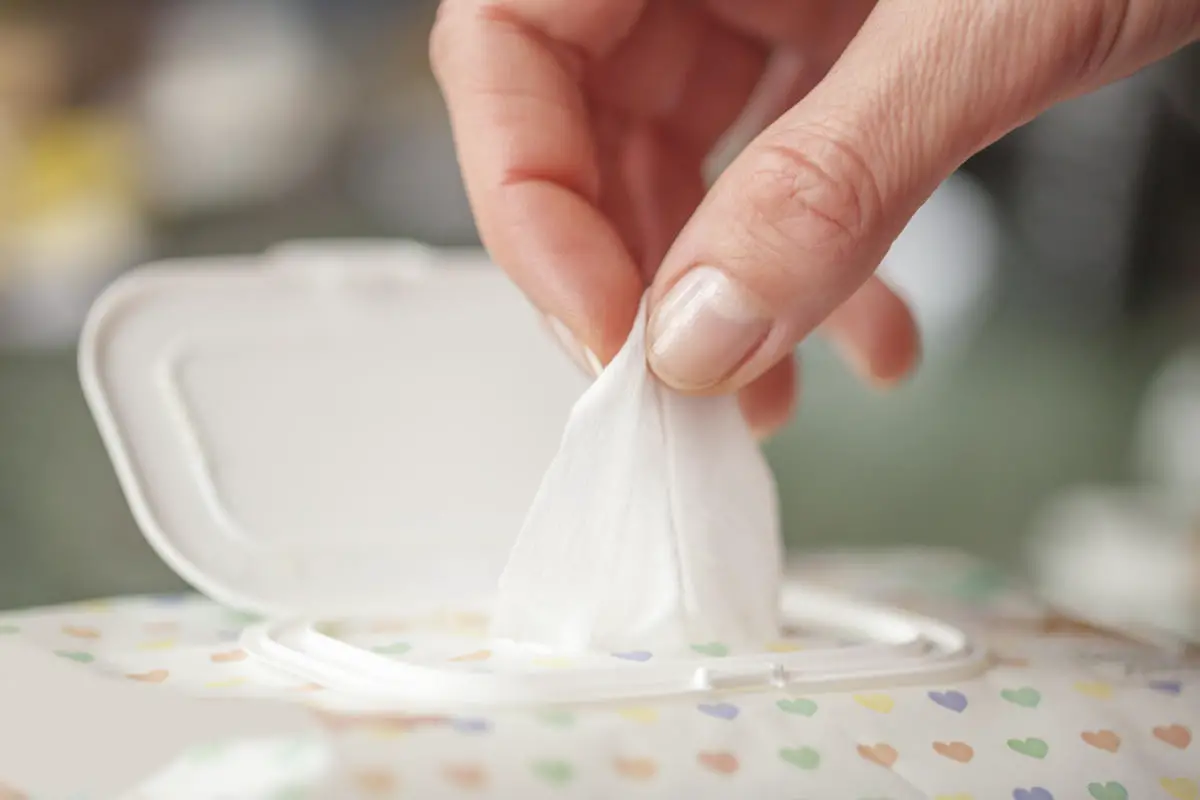 Cosas que no deberías limpiar con toallitas para bebés