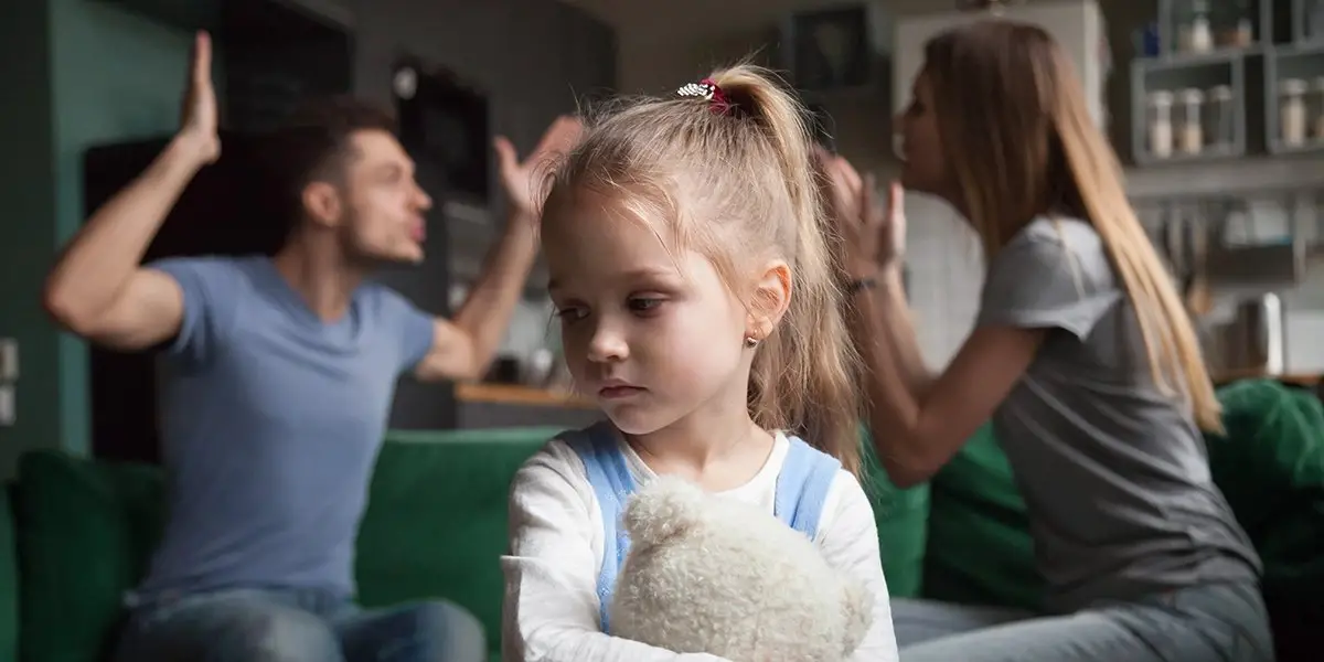 Los efectos de las peleas de los padres a los gritos sobre los chicos