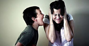 Comportamiento de los hijos que son irrespetuosos con sus padres