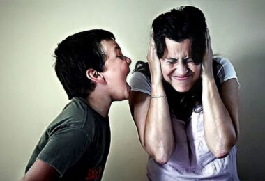 Comportamiento de los hijos que son irrespetuosos con sus padres