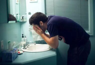 Persona que sufre intolerancia al alcohol