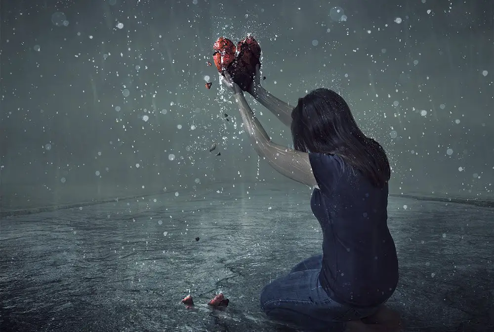 10 señales de una mujer con el corazón roto y cómo sanarlo