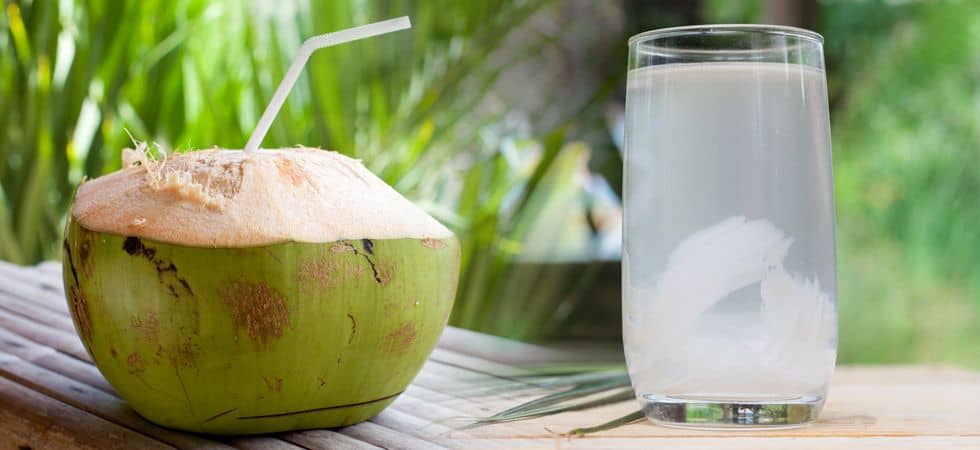 Beneficios del agua de coco para la salud renal